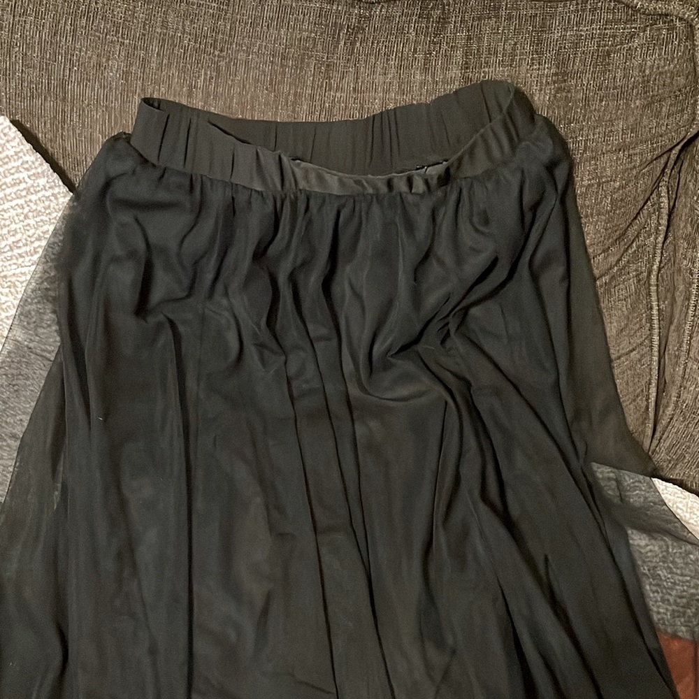 Black long skirt